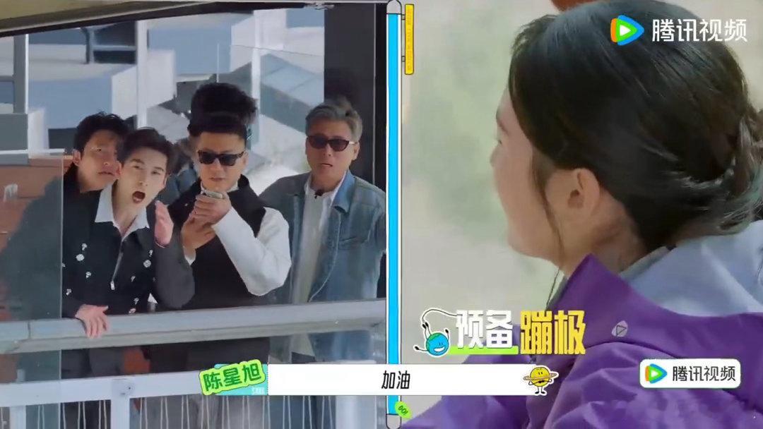 王玉雯林一安慰周也王玉雯林一认证周也是主唱面对挑战周也十分紧张，犹豫着不敢迈步。