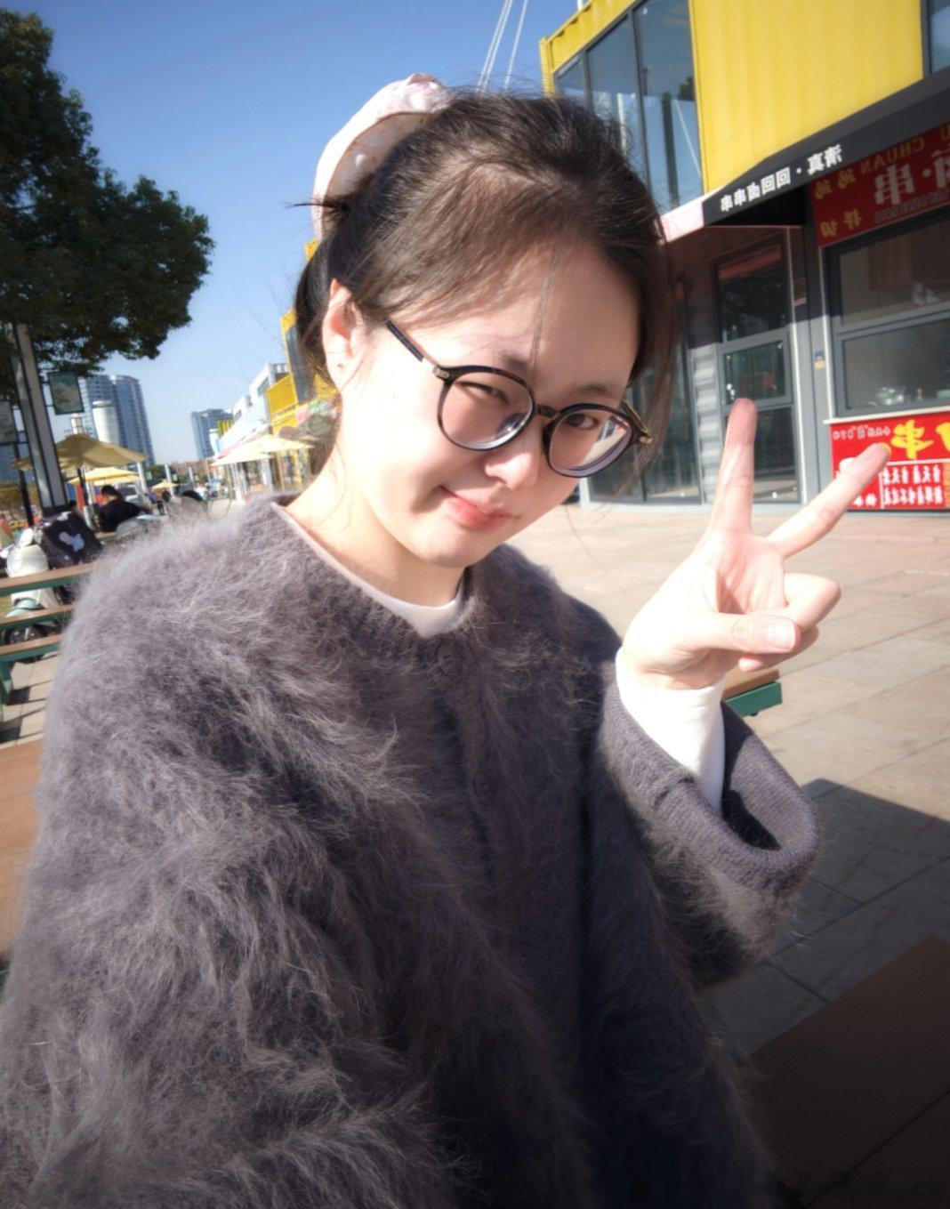 好天气配好心情，自拍照来一张