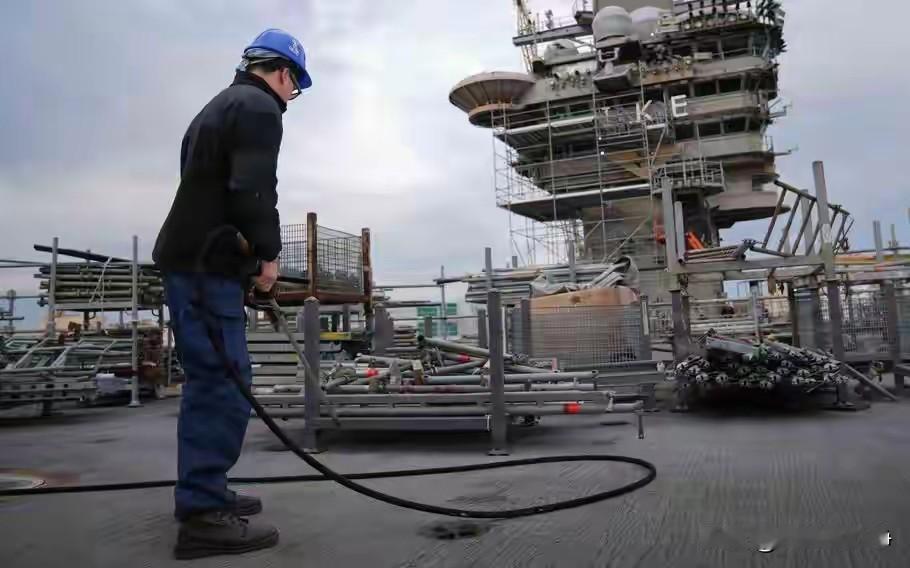 有人说美国的军民已经觉醒了，反战情绪开始抬头，甚至形成了某种浪潮
这个观点，咱们