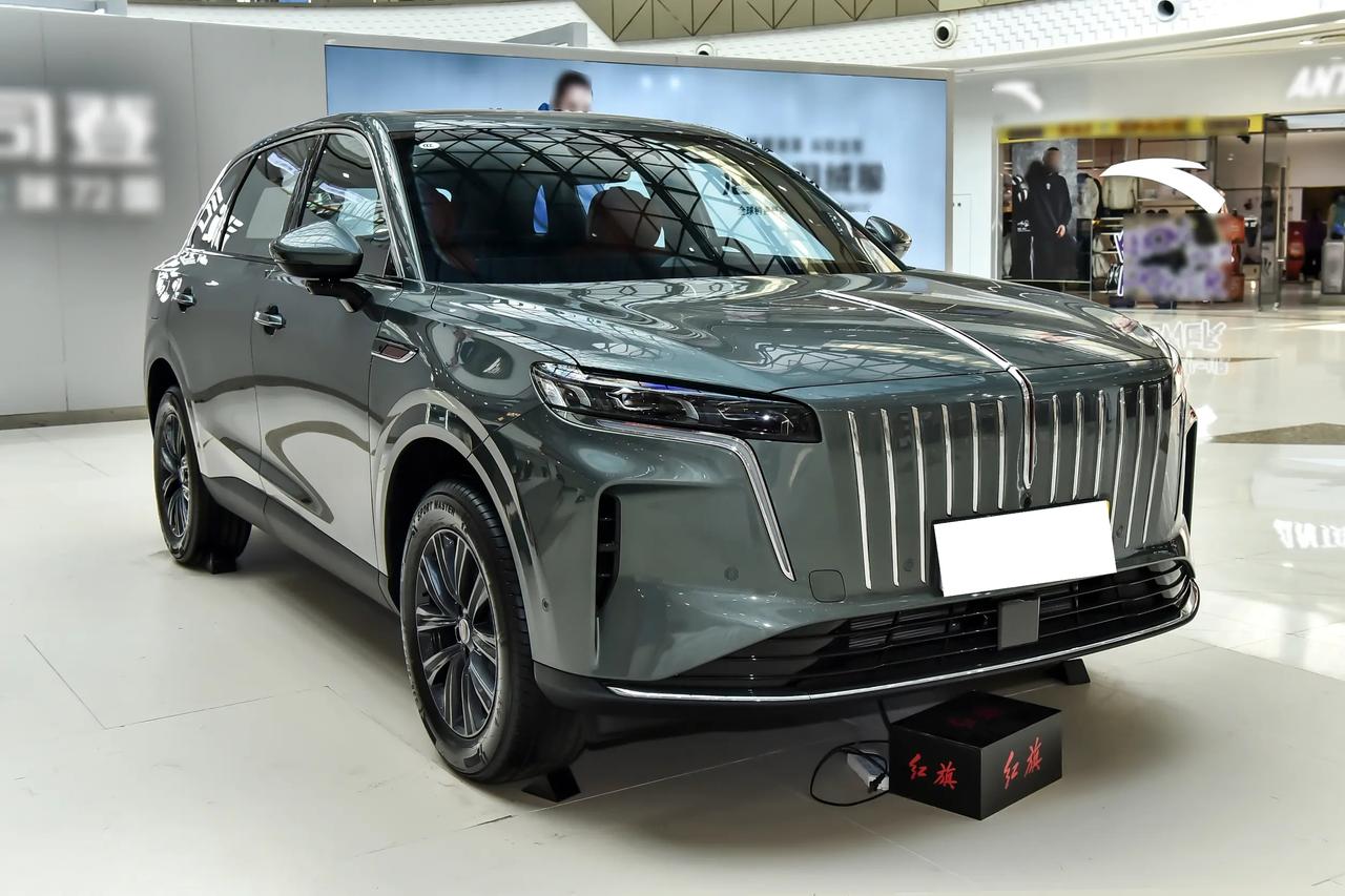 🚘红旗HS6 PHEV 152智享版这台车的特点，不是长得多年轻，而是红旗没把