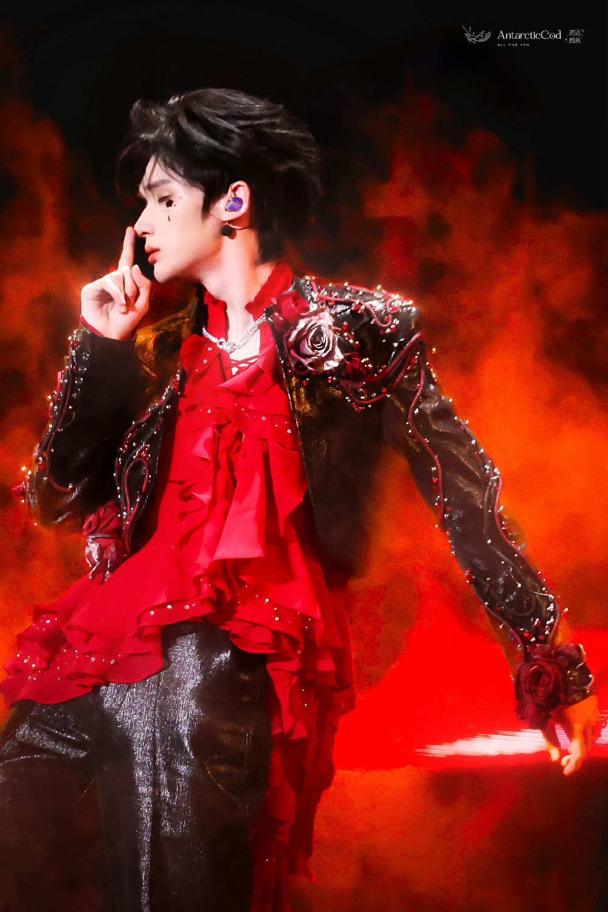 余宇涵真有腹肌了内娱养成系的蜕变有多惊艳？ 余宇涵给出答案！从在训练室熬夜扣动作