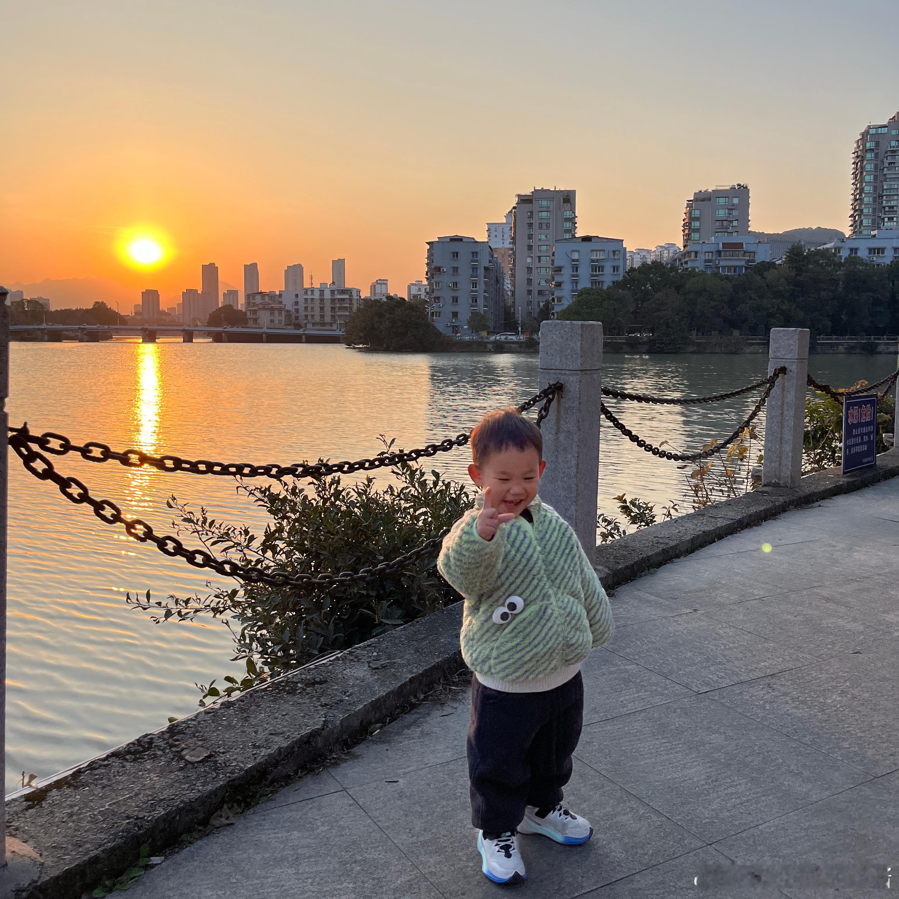 大概是我自己的起点太低了，这几年没有什么努力仍然觉得收获不少，感恩🥹知足常乐才