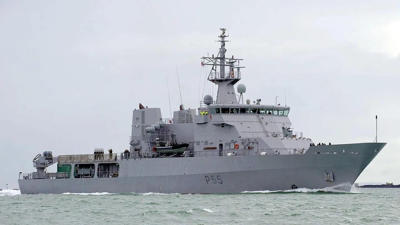 趁中方对付日本，多国兵力堵门，新西兰军舰现身台海，信号不简单。不明面下场支持日本