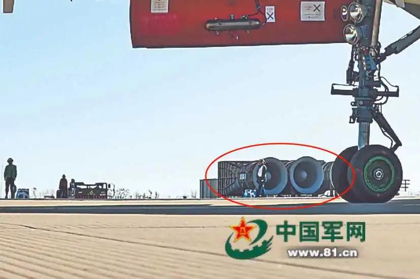 3艘航母不够用了？歼15训练基地竖起巨型风扇，呼呼直吹模拟甲板风

海军航空大学