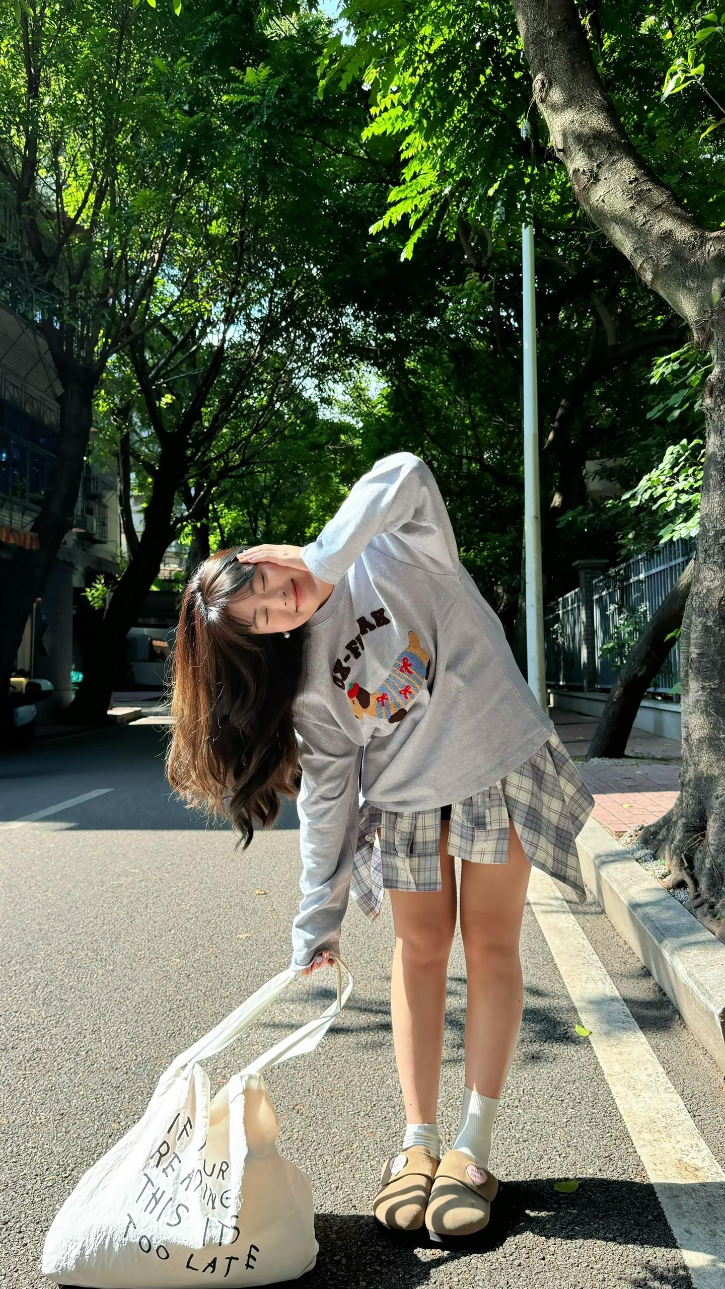 你是阳光但是却能照进半夜里:D.