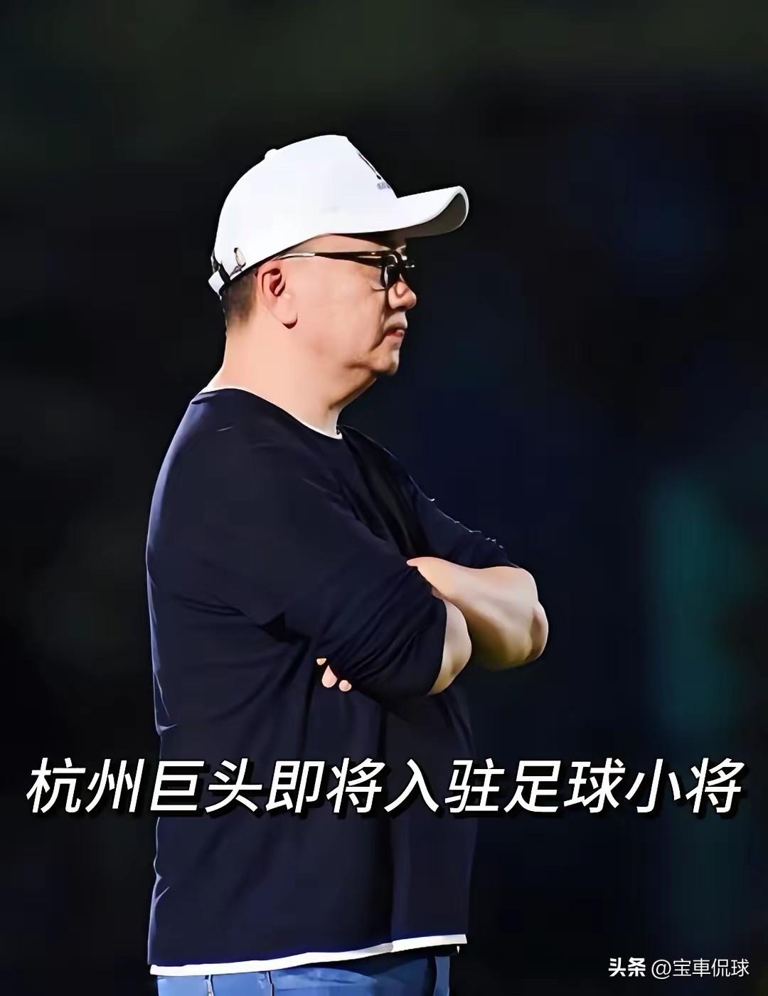 董路足球小将的青训效果是不错，但是没有到神话的地步。另外，他的身份也可看成一个投