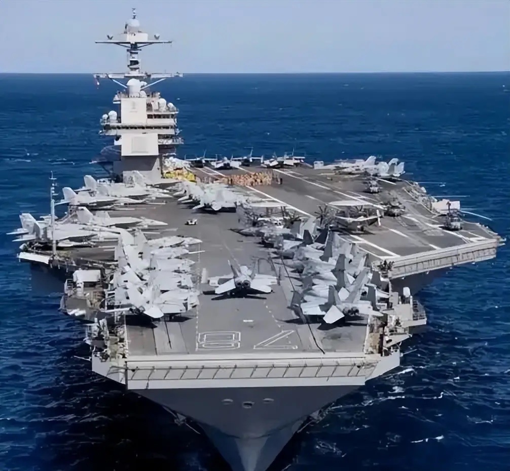 刚确认的消息，美军福特号航母，已经带着两艘驱逐舰穿越苏伊士运河，正式进入红海￼￼