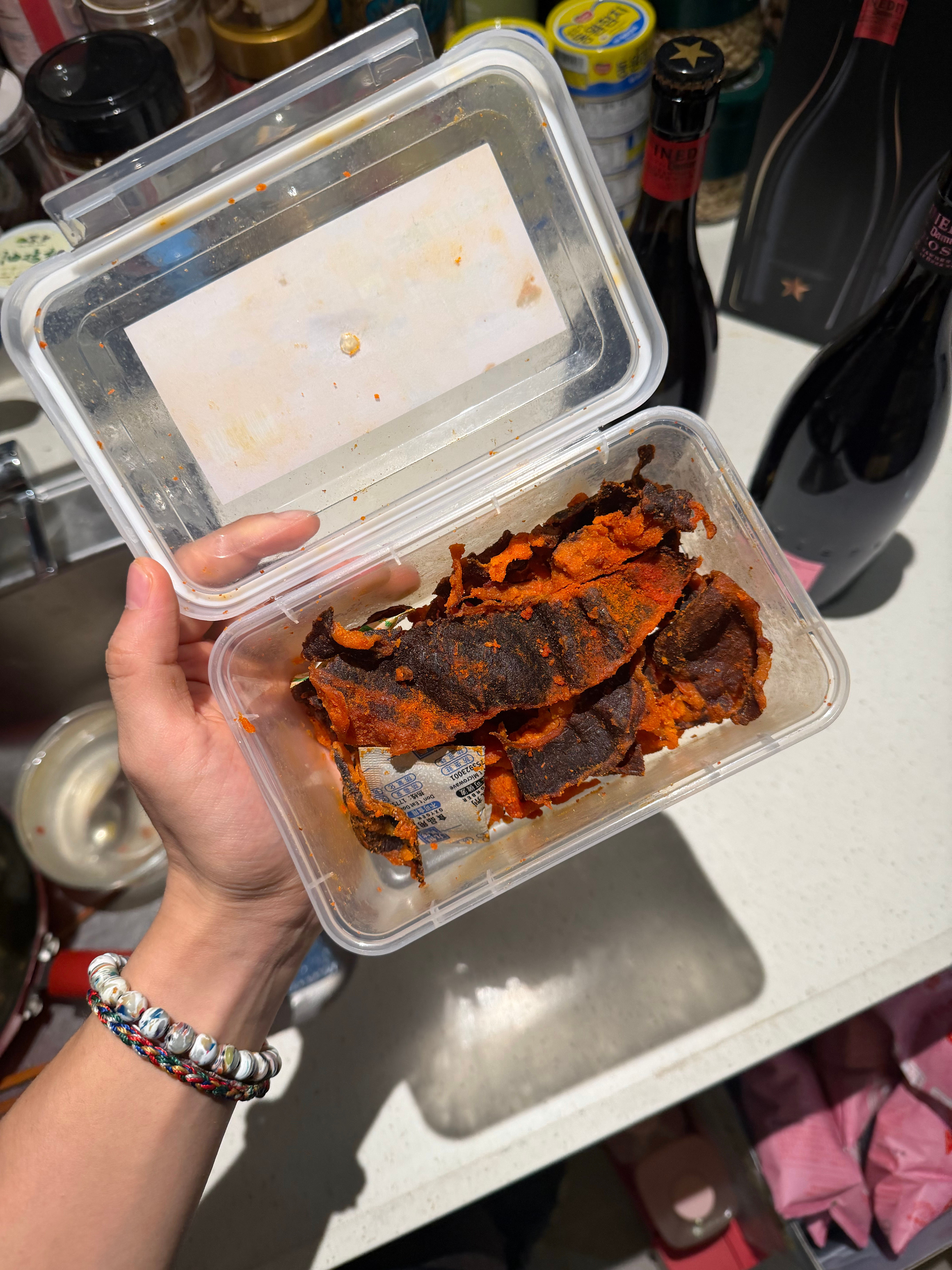 我之前说这个番茄牛胸口脆好吃我朋友也买了 他以为是品牌给我寄的我真的是自己花钱买