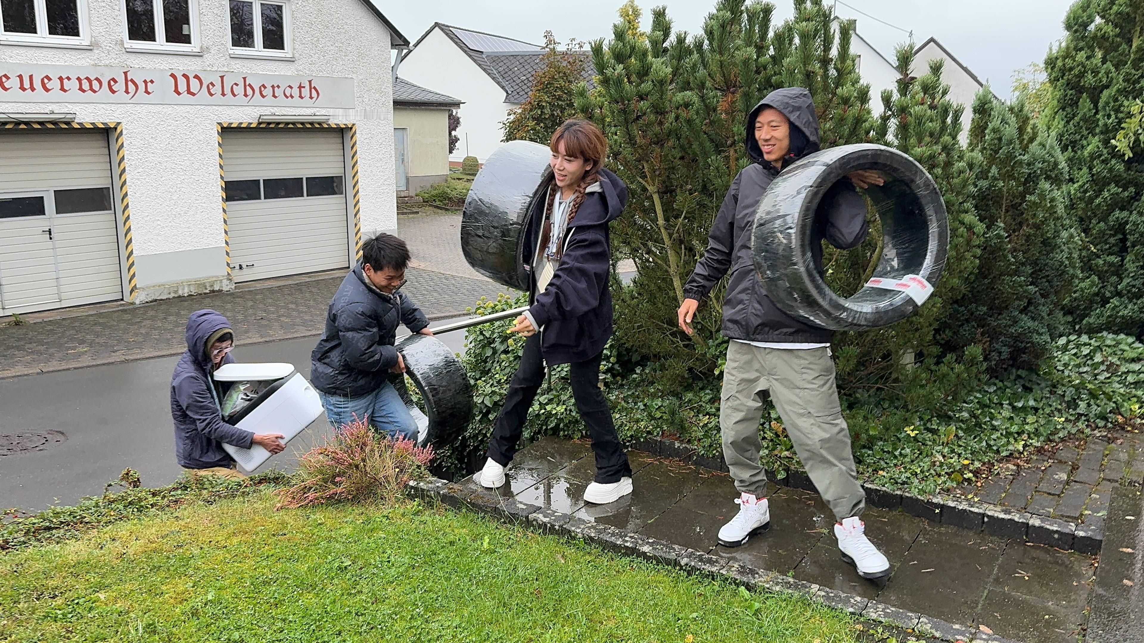 亢总卖不出去RS6，来我这当搬运工了，韩泰打钱！！ ​​​