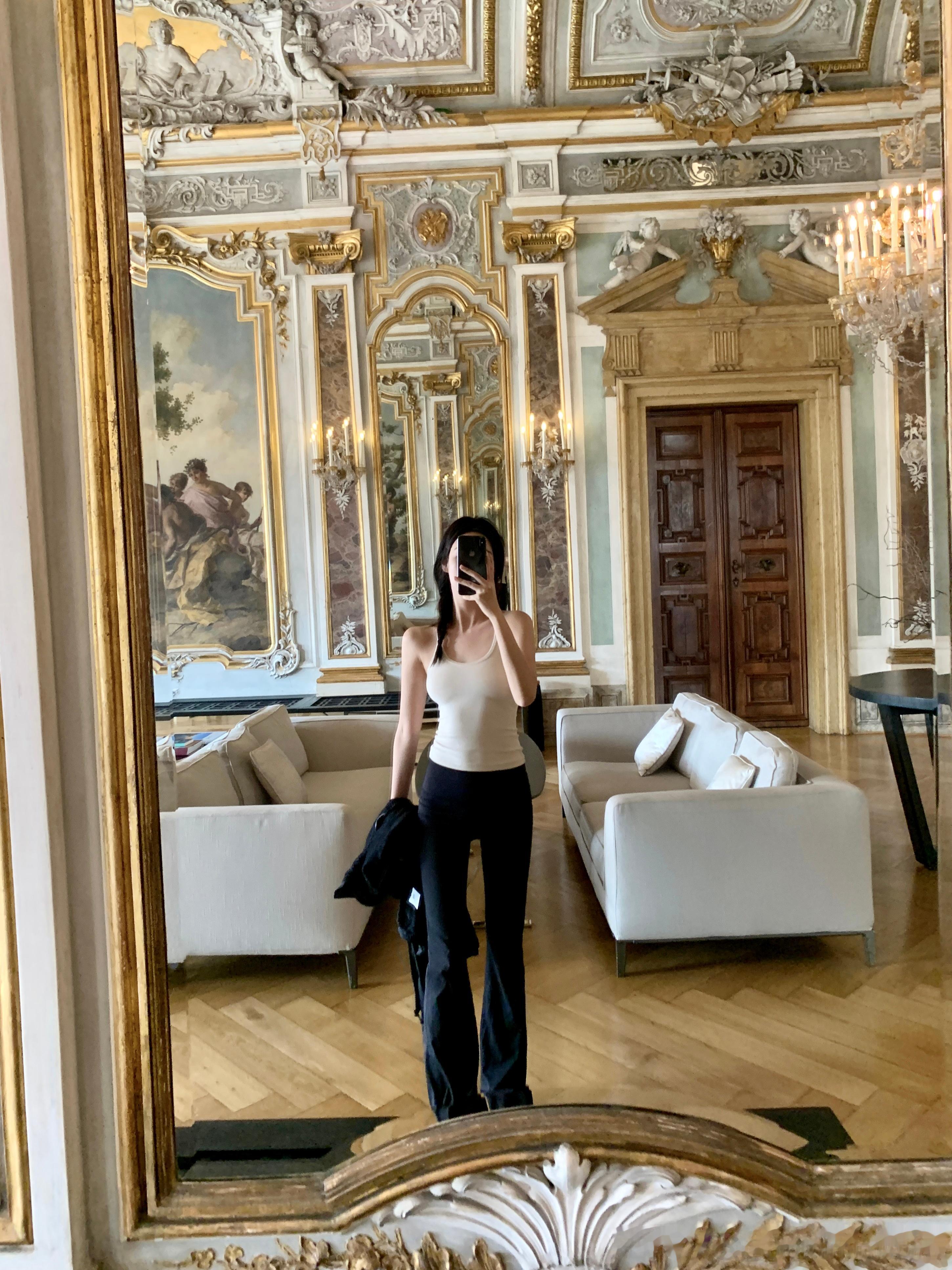 “意大利是天然的后现代，它有无处不在的遗产。”这次来威尼斯住在了16世纪的建筑里