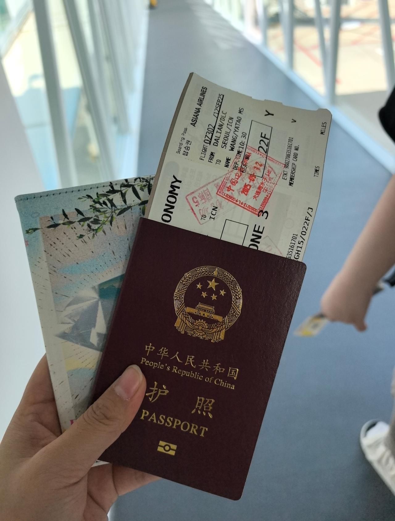 无数个瞬间组成了我最想对你们说的话
​谢谢你们
​我真的真的很幸福 ​​​