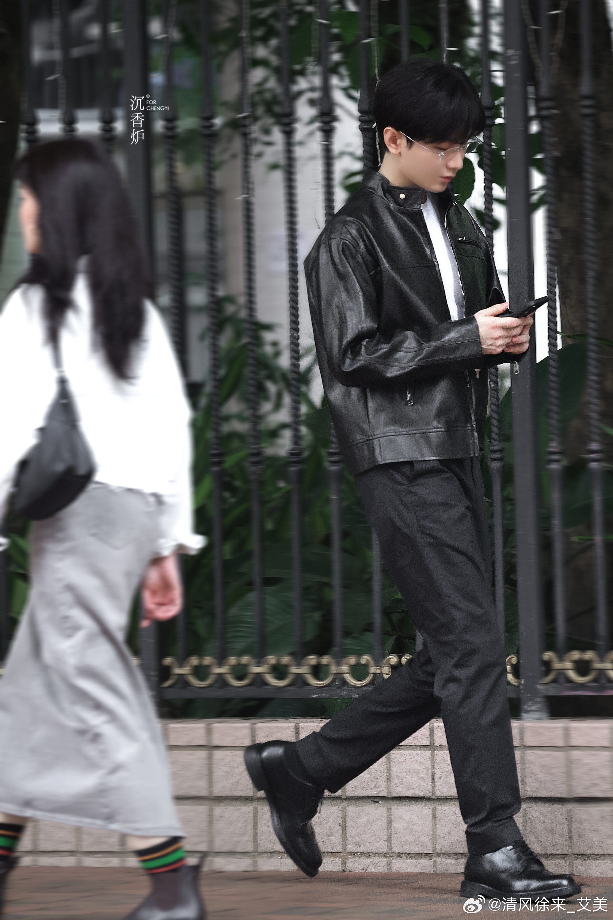 成毅狩谎cy成毅林彦廷“不干涉不打扰不紧盯你的世界，不强求不扭转不揣测你的思想，