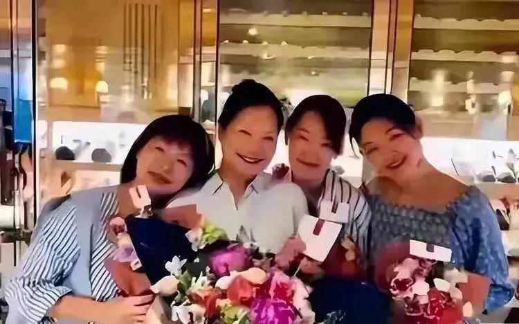 小S47岁生日无发文，S妈深夜痛哭，背后藏着多少悲伤？
 
在娱乐圈，姐妹情一直