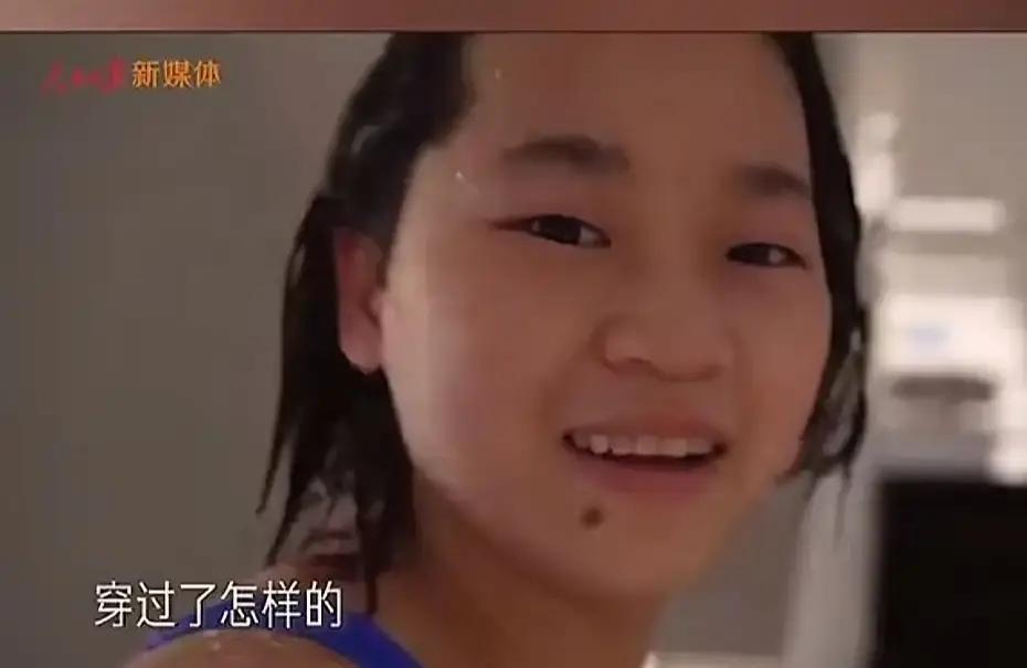 别再夸全红婵“福相”了。
 
她那张被奶奶夸赞的圆脸和厚耳垂，背后藏着一个绝大多