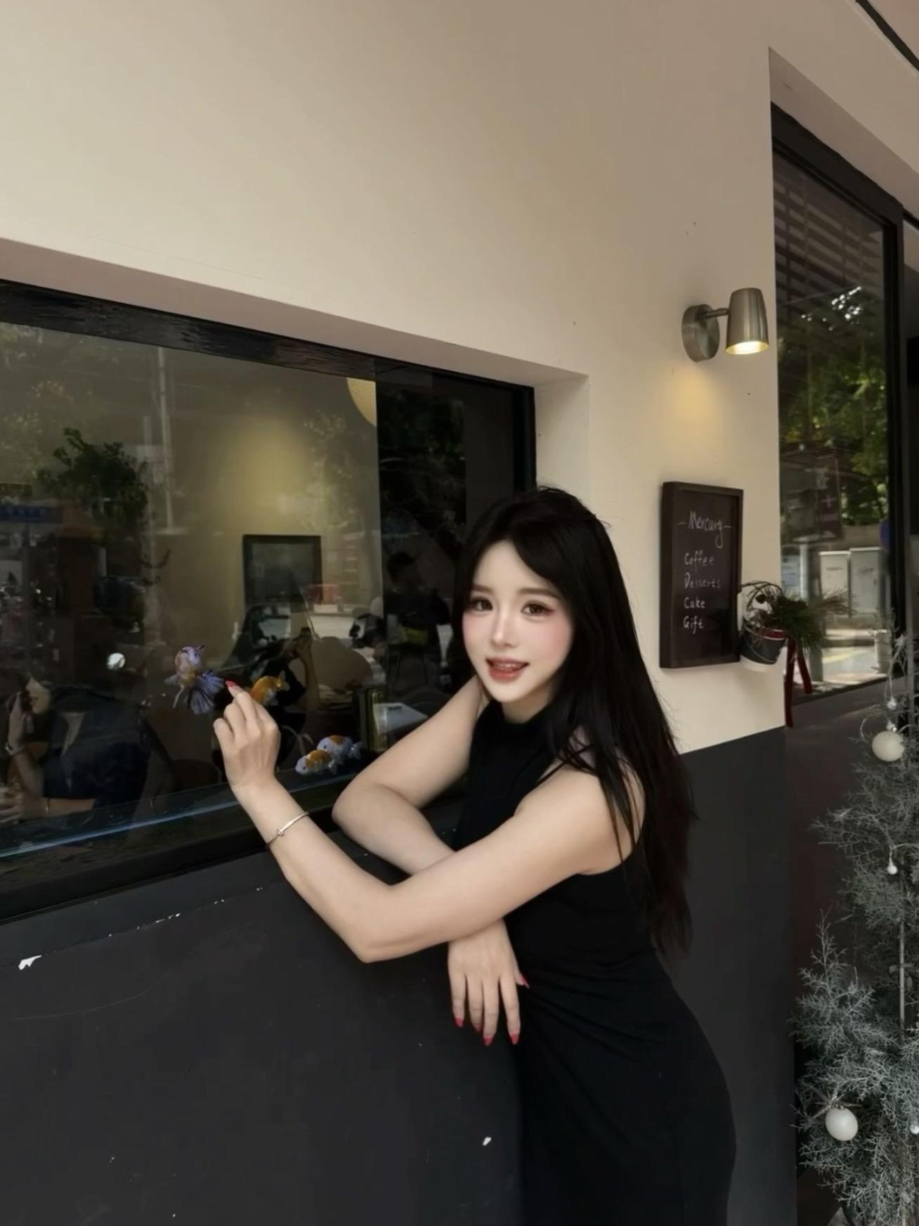 每次和你呆在一块我都觉得好开心 是别人没法给我的感觉 这种感觉我寻找了...