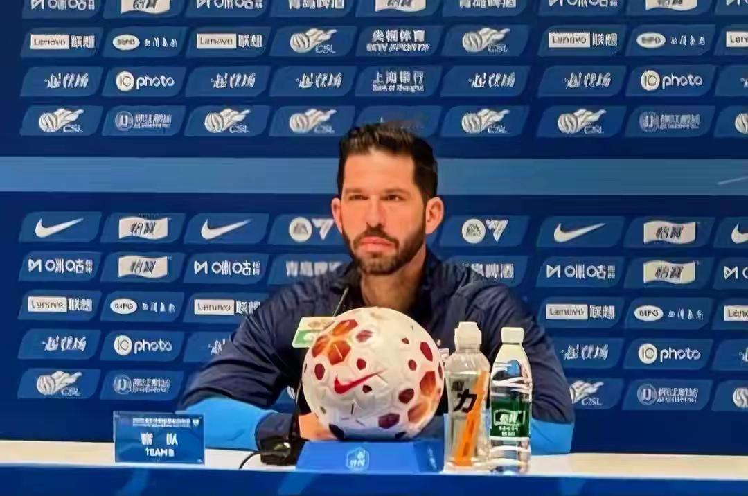 武汉连续两年选错洋教练，问题太大[震惊][震惊][震惊]