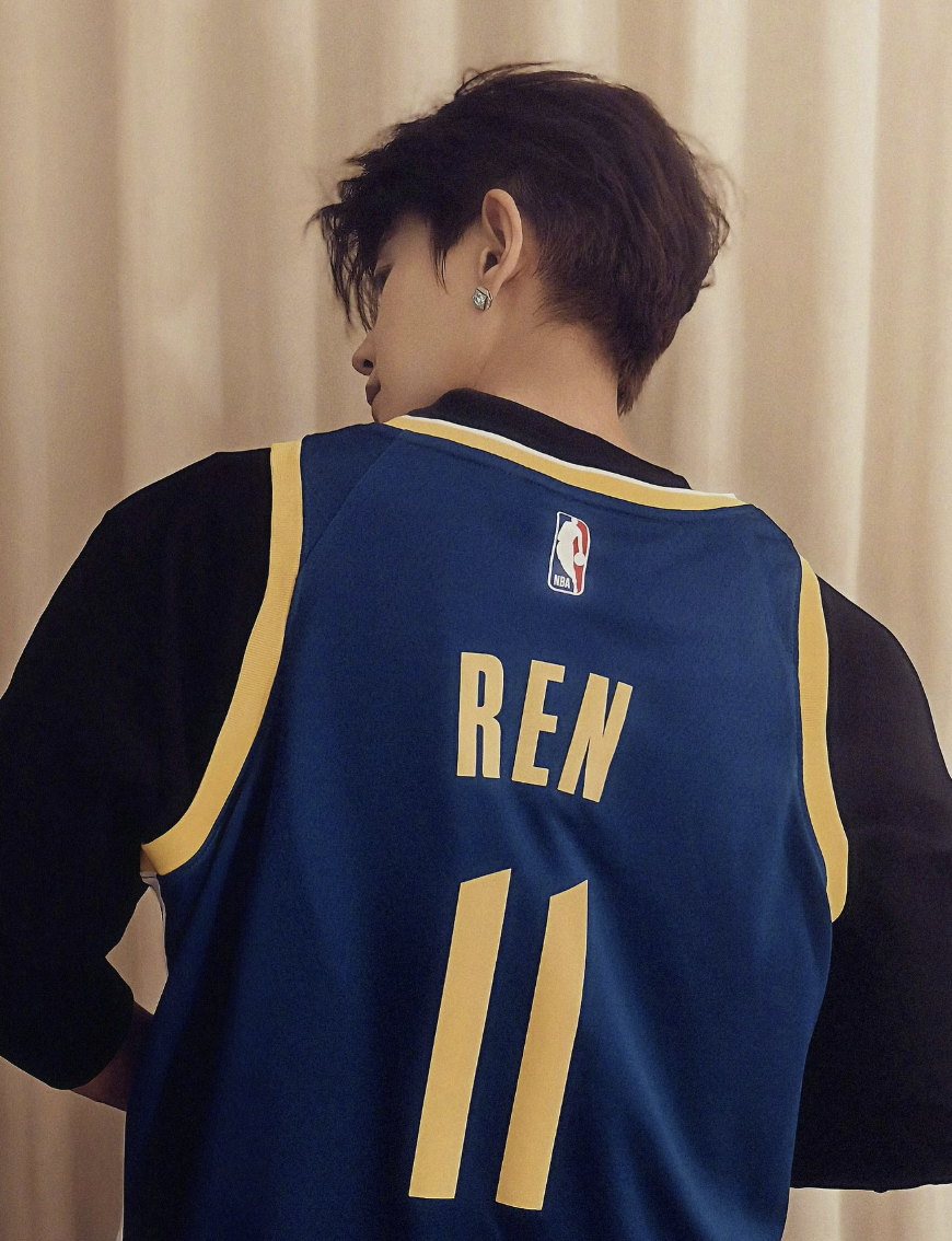 任嘉伦任嘉伦助力杨瀚森阿夫迪亚赠与任嘉伦定制球衣任嘉伦nba马力全开任嘉伦新专辑