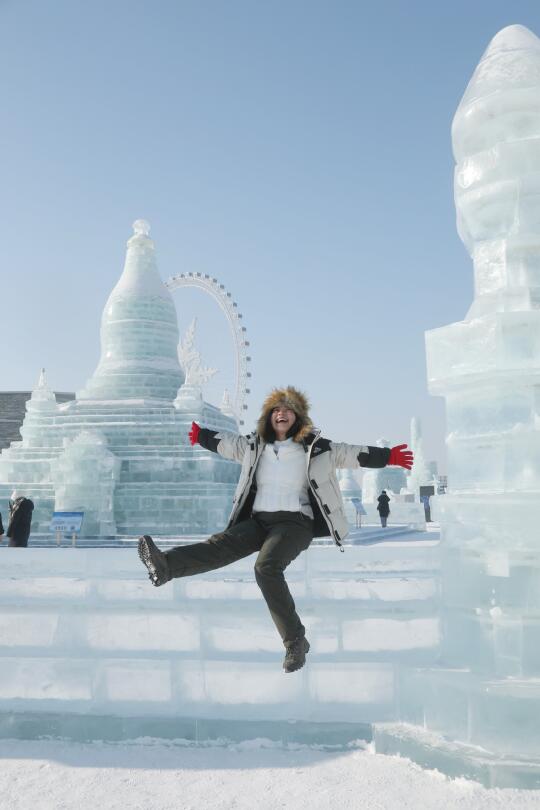 是哪个幸运儿在哈尔滨冰雪大世界玩大滑梯啊
