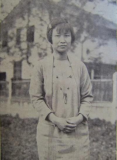 她是最矛盾的民国才女，反鲁迅反了半辈子，与丈夫结婚24年却没孩子。她是民国时期最