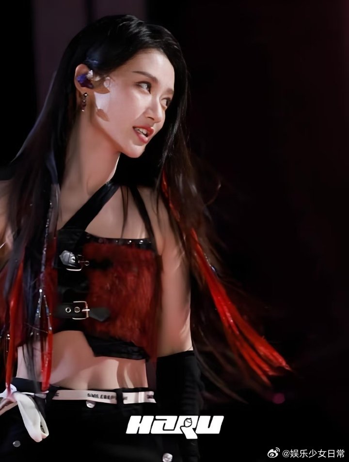 何宣林回应是孟子义班主任当年管孟子义的老师，现在在乘风舞台全开麦炸场…这剧情比剧