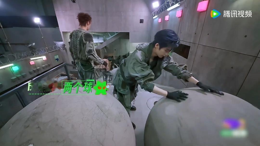 周柯宇伟大的碳水之神请赐予我力量周柯宇一口碳水都没白吃开始推理吧 园区伙食一般般