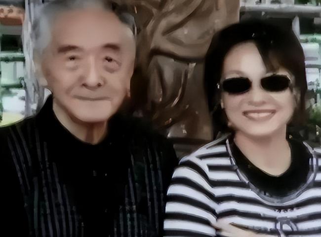 1988年，台湾老兵携妻女回家看望原配妻子，谁料原配妻子在看到他后，竟然直接打开