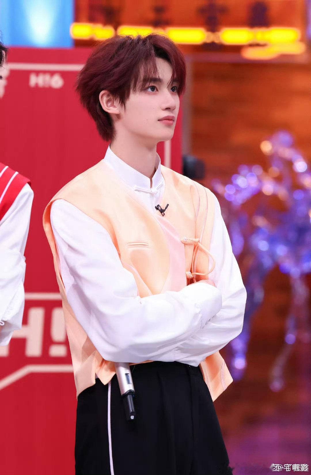 丁程鑫好六掌管泼水的神 你好星期六 我有你没有游戏再出圈！丁程鑫凭泼水战绩封神，