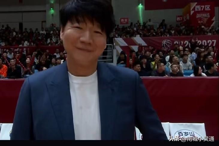 山东高速男篮直接废了，半场结束就15次失误，外援班顿独占失误率八成！这还怎么玩？