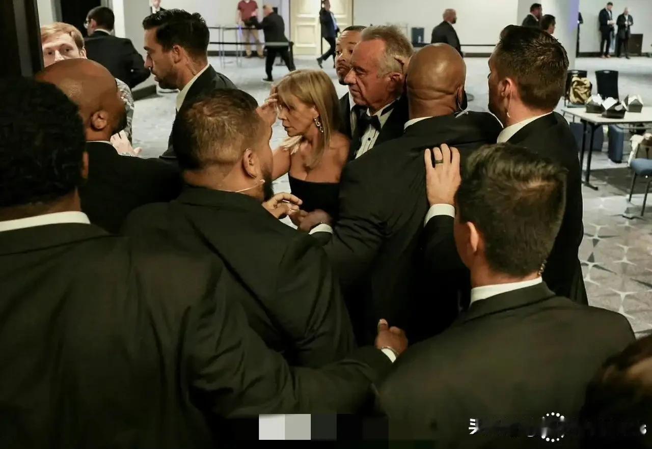 非常有意思的是，不仅白宫记者们可以二次享受晚宴美食美酒，而且在这次晚宴枪击事件发