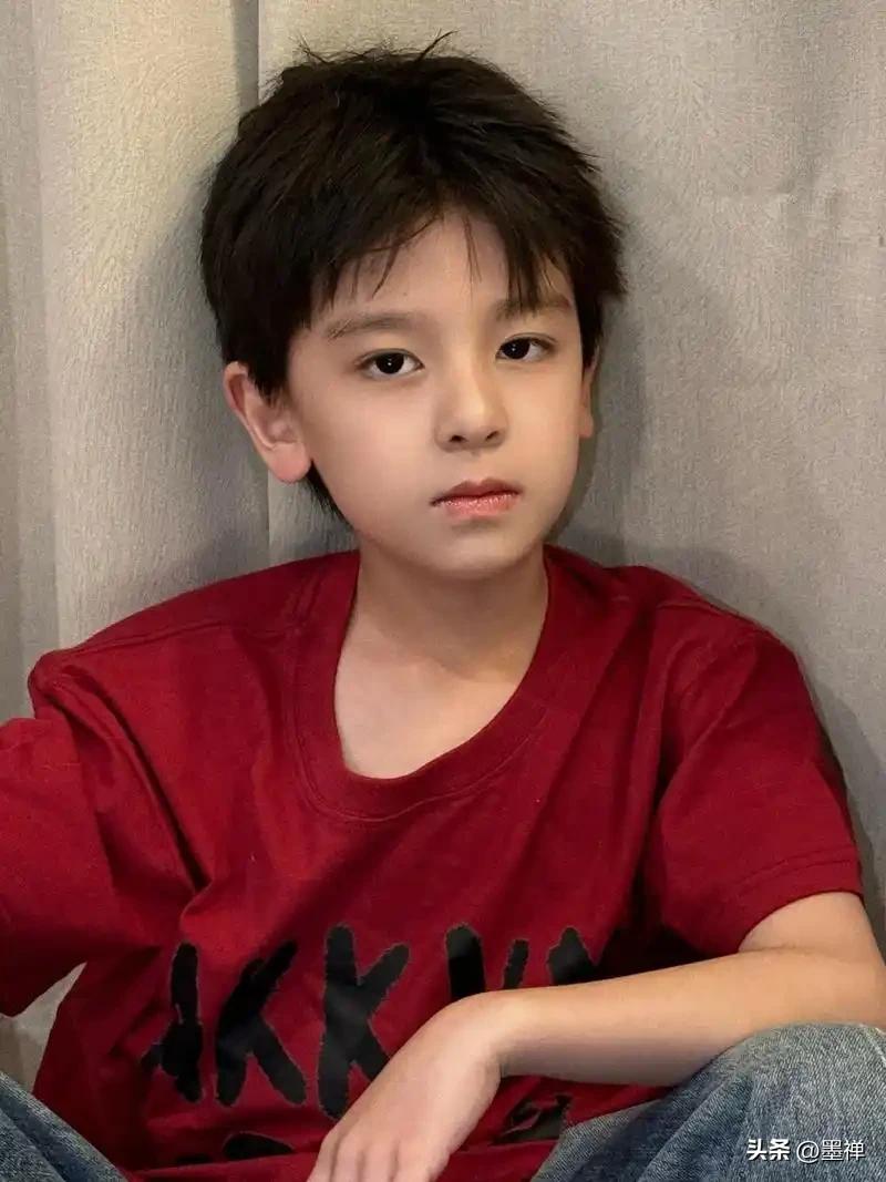 真正有远见的父母，
都会把这几句话刻进孩子心里

1. 跌倒了自己爬起来，拍拍土