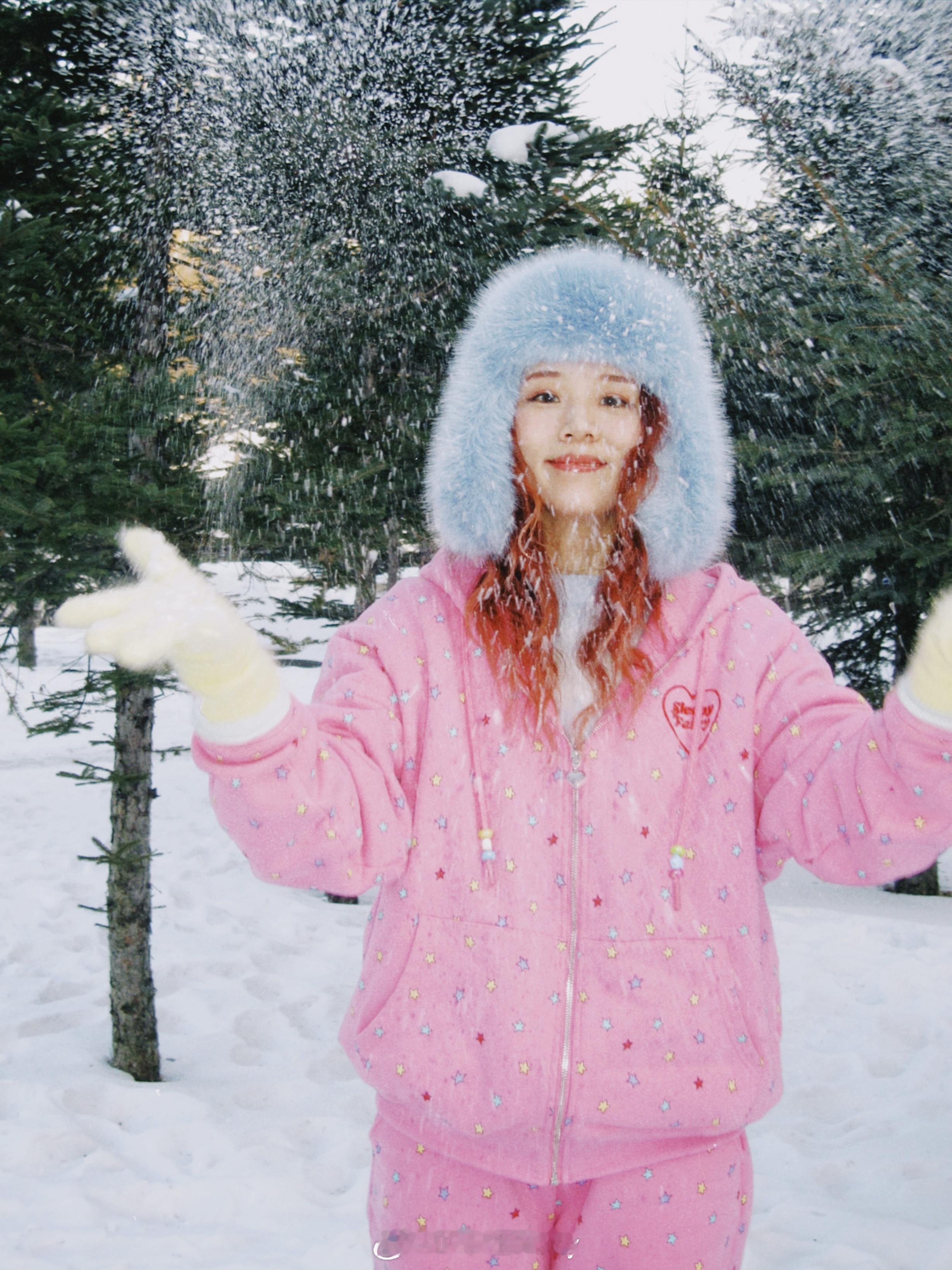 最适合这套衣服的地方雪地的糖果色💕❄️🦌  