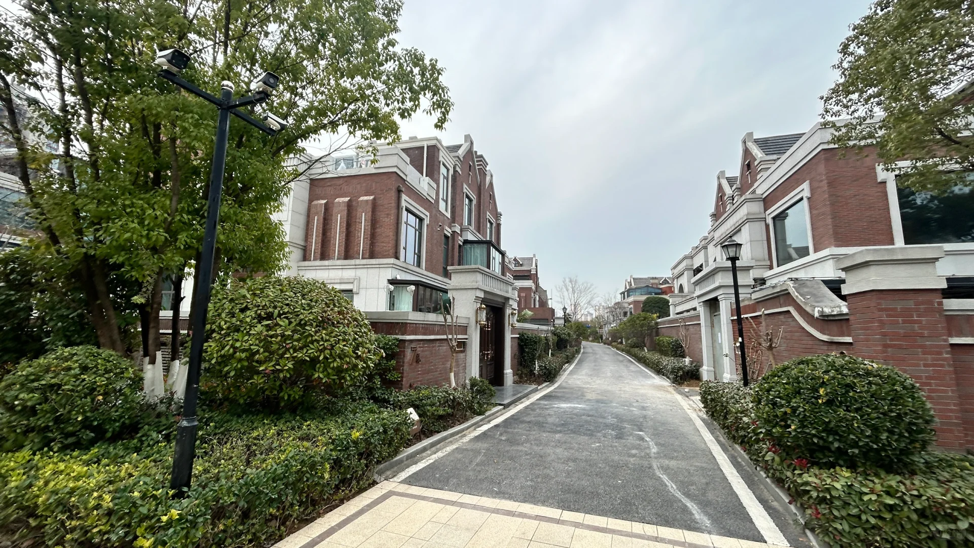 招商联排边户别墅🏡  地下2层地上3层带院子