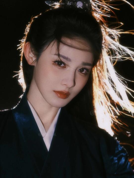 女将军的本子有木有！给小苒递！