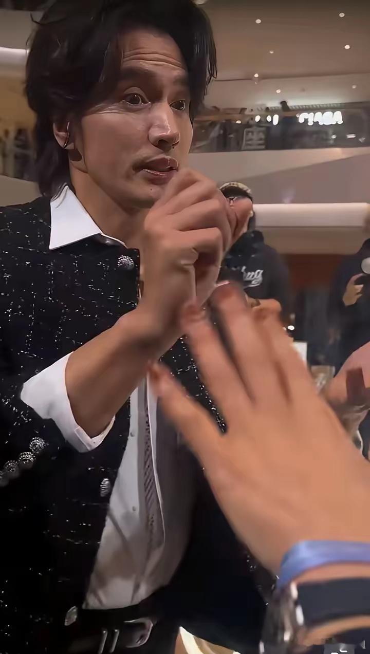 这才是真实的模样，不要活在美颜的世界里！ 