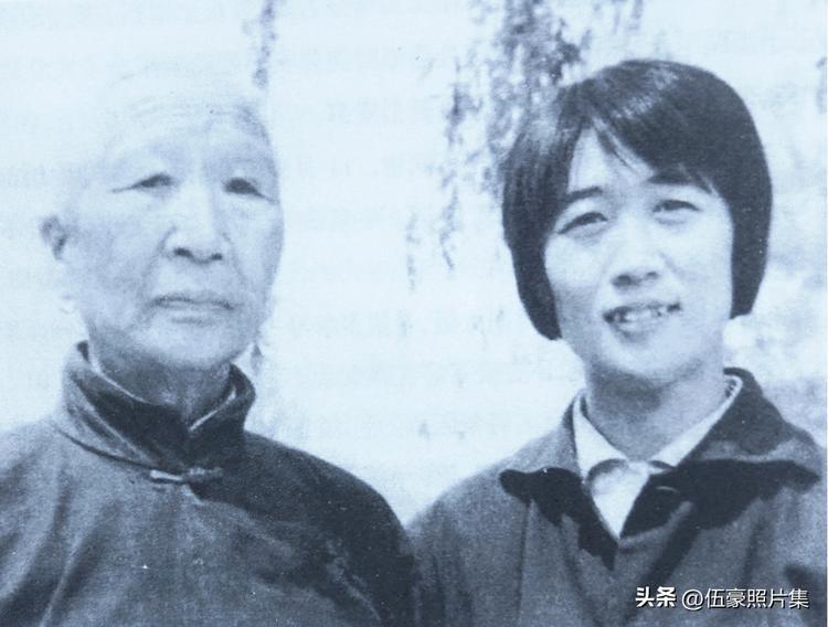 1974年，杨贵调公安部工作后，其母亲孟花与大女儿玉梅去北京看望。早在1973年