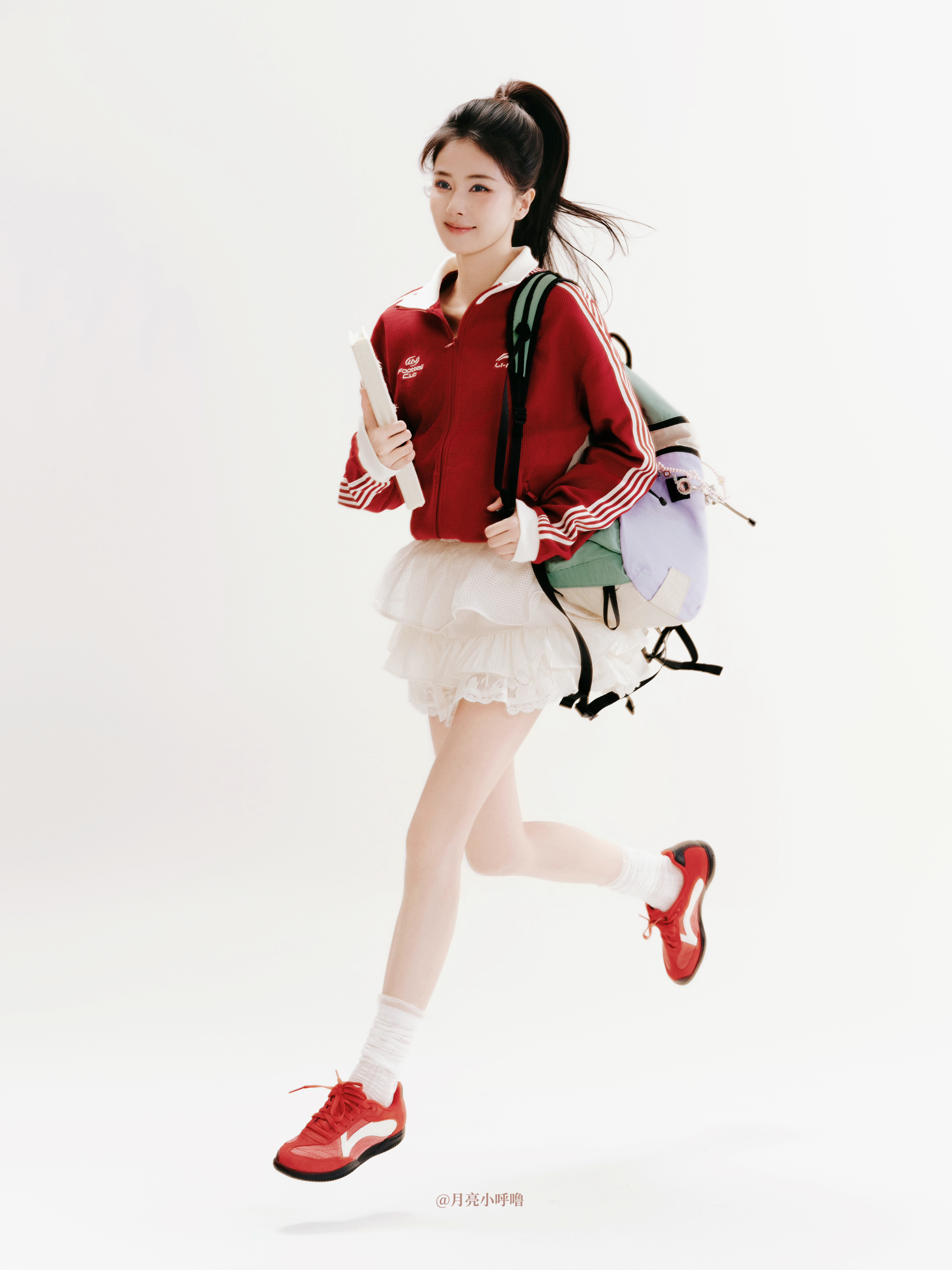 白鹿  就这样笑着奔跑吧 向着更加美好的未来 🏃🏻♀️ 