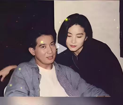 说句大实话，第一次看清楚邢李㷧的长相，
我才终于明白，
为什么当年的“东南亚第一