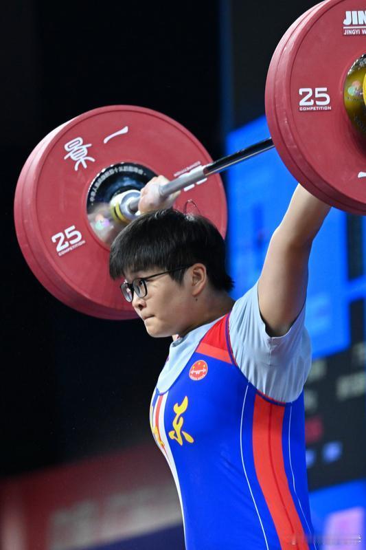 本届全运会在田径、游泳、射击、举重、场地自行车、攀岩等有纪录项目中，创超8项世界