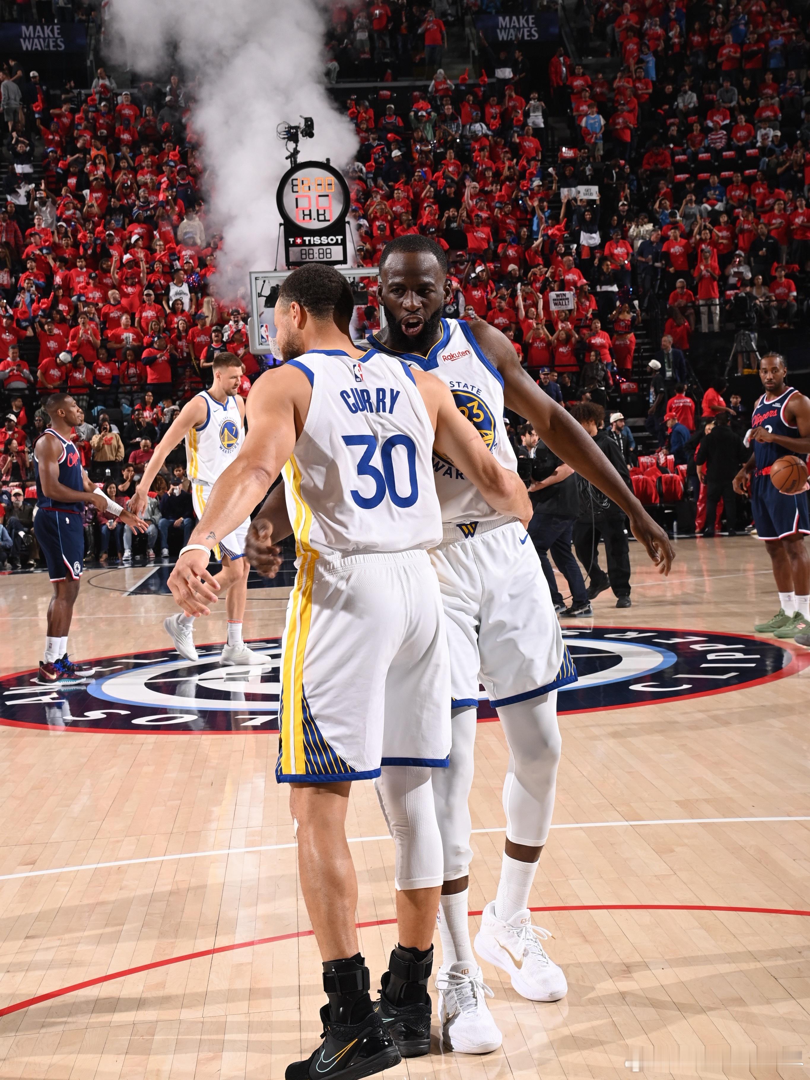 勇士淘汰快船勇士vs快船 史诗级逆转！勇士客场126-121力克快船，绝境翻盘淘