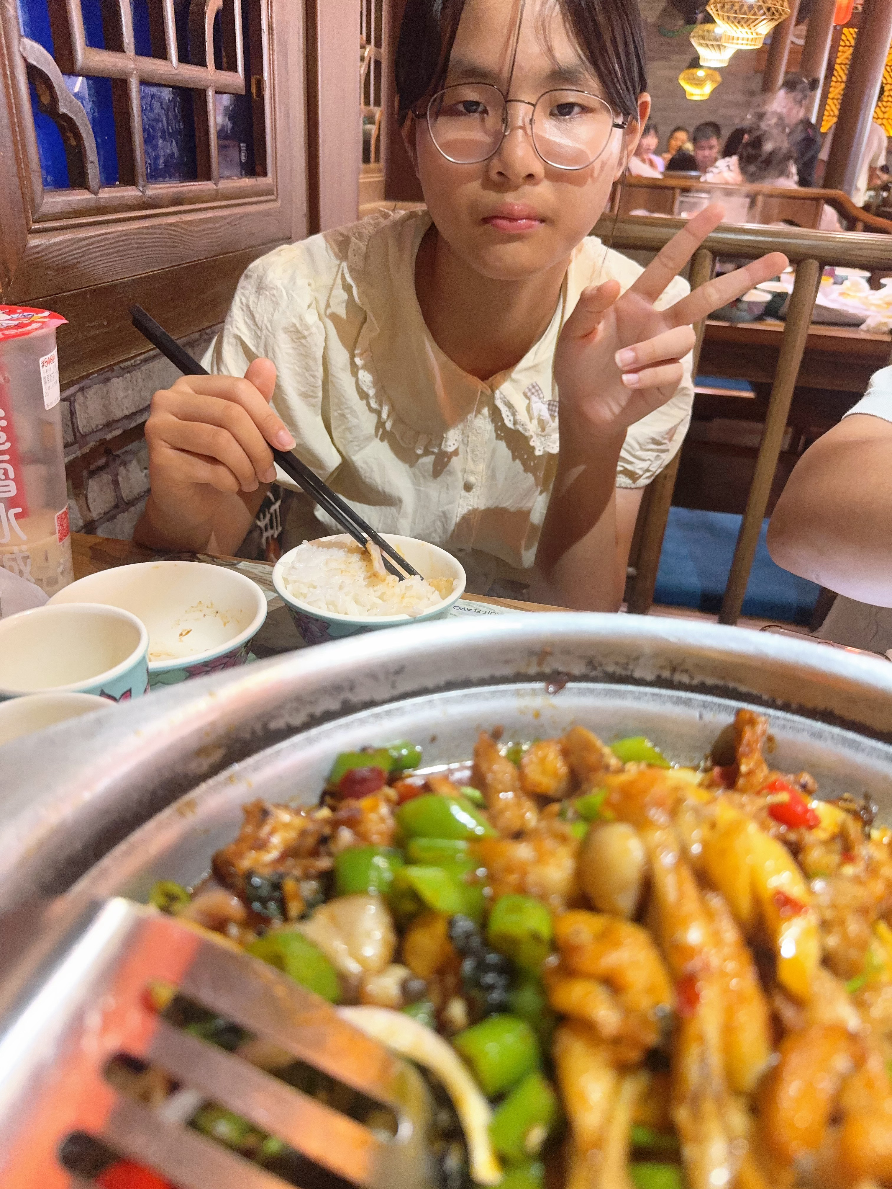 今天又来吃蛙了。我们全家对蛙到底是有种什么执念啊哈哈哈，隔段时间不吃就心里痒，锅