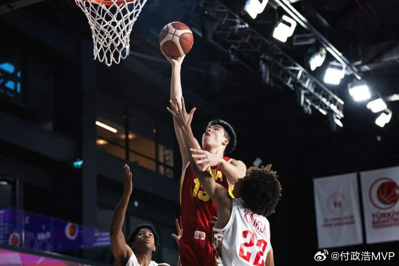 U17男篮世界杯中国国青队首战告捷，以90比72战胜喀麦隆队，大多数时处于碾压状