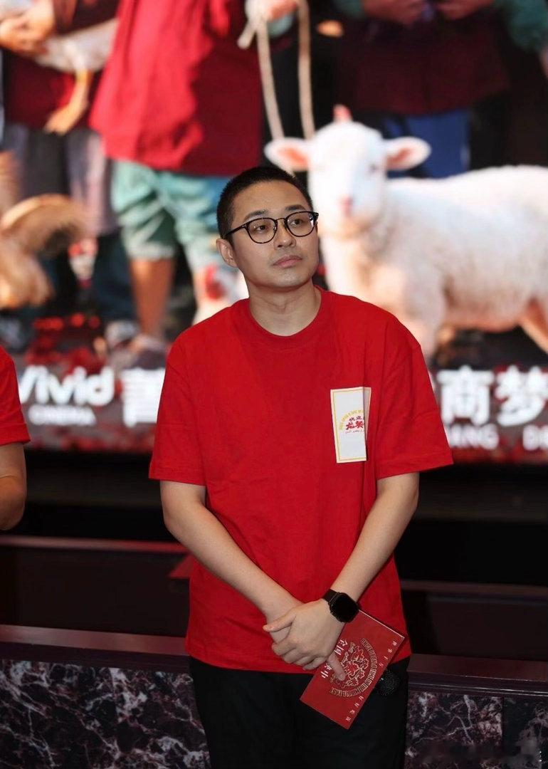 沈腾是喜剧演员更是好的演员沈腾一开口就从中东到了东北 大家都习惯沈腾让人笑了，但