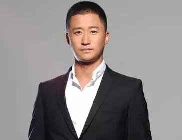 吴京这几年有点走上了“飘”的路，尤其是在《战狼》大火之后，大家都认可他是硬汉形象