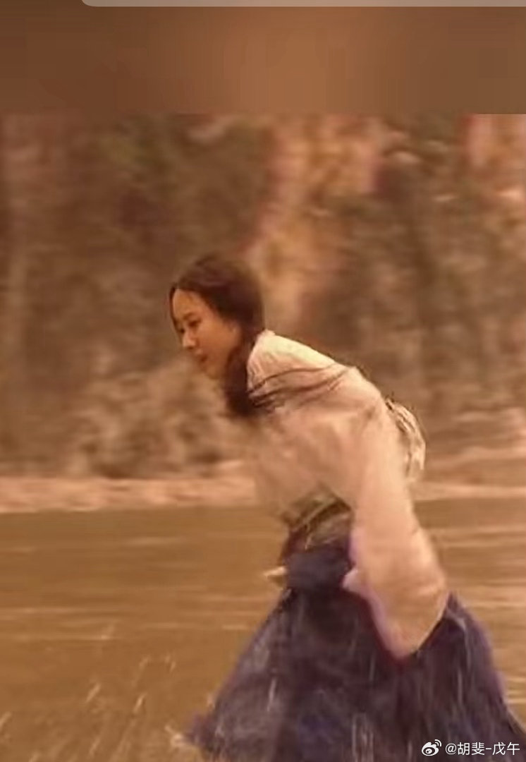 蝇营狗苟贪妄欲，人猿如何再作揖。仗义半从屠狗辈，负心多是读书人。 