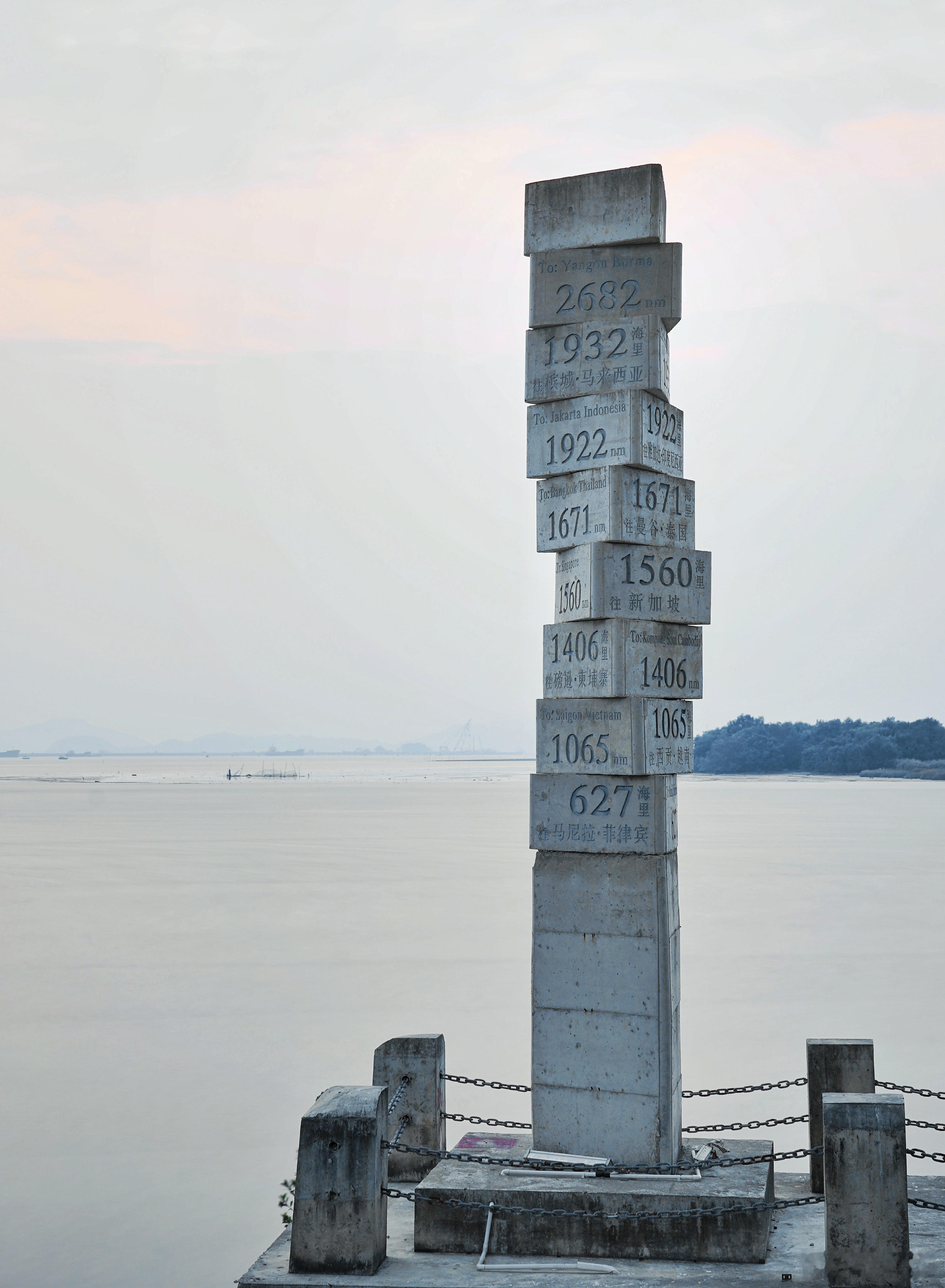 原本孤零零地建在汕头内海湾的西堤码头，可能会因为《阿嬷》电影的热映变成打卡点。汕