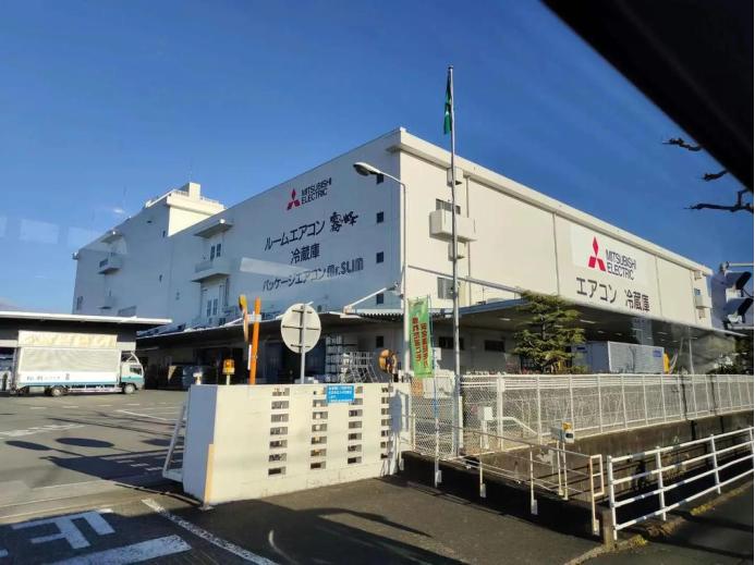日本军工的"命门"，被中国一把攥住了。

6月29日，商务部一纸公告，日本自卫队