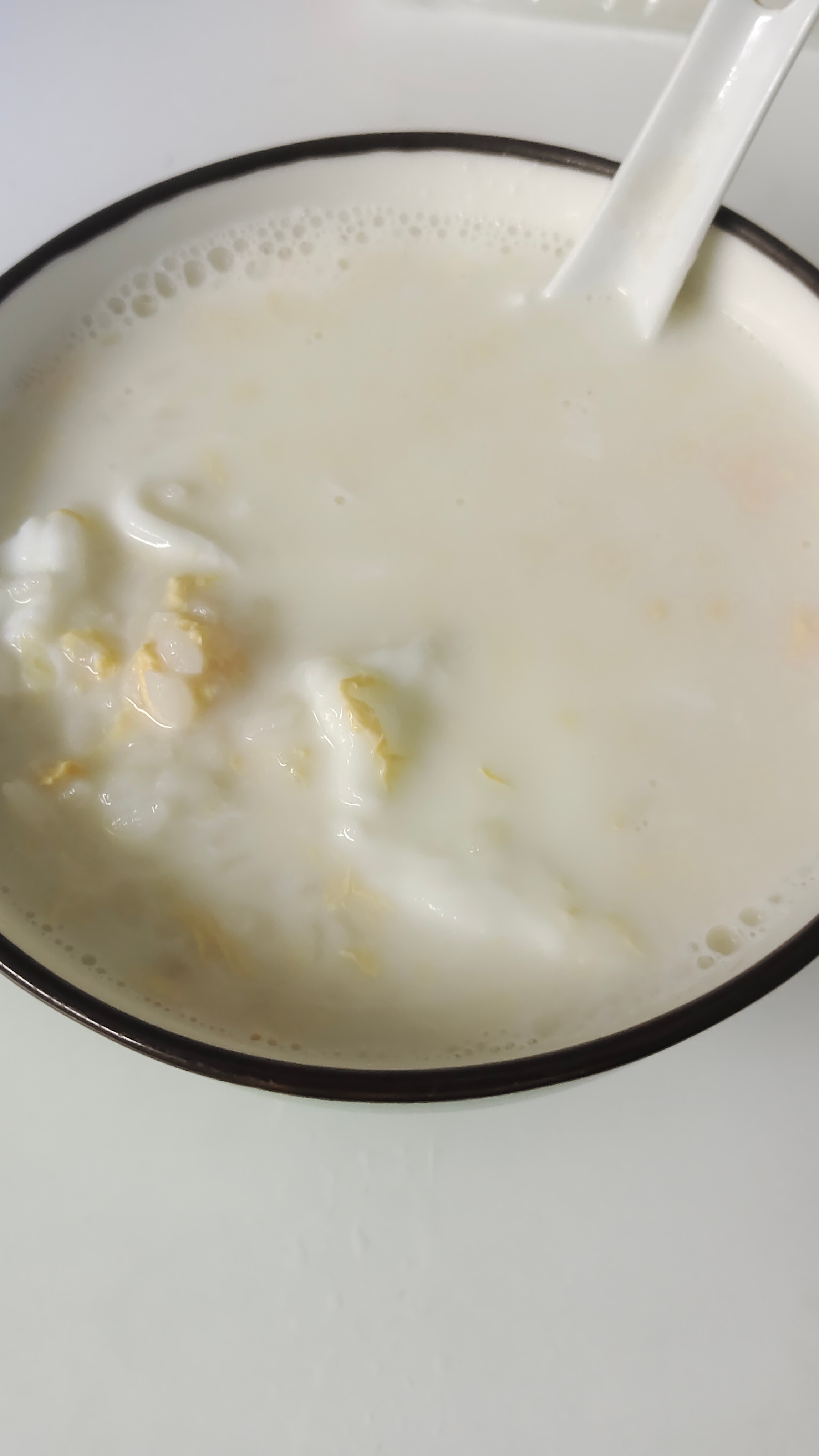 尝尝这个鸡蛋牛奶粥哈。 