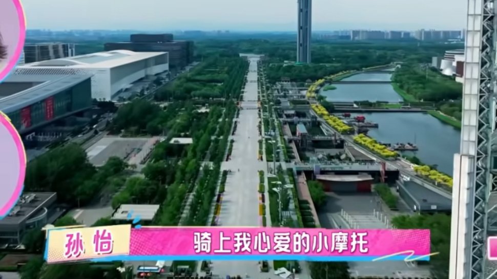 孙怡DIY梦幻三轮车接送女儿上下学孙怡DIY的梦幻三轮车，玩偶➕可爱车牌超吸睛，
