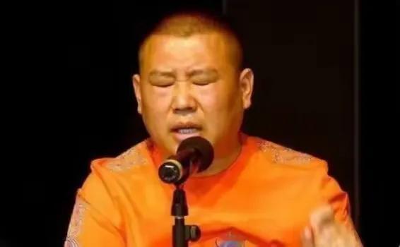 姜还是老的的辣，侯耀华在此时公开夸赞郭德纲并表示不计前嫌要对他进行全力支持的做法