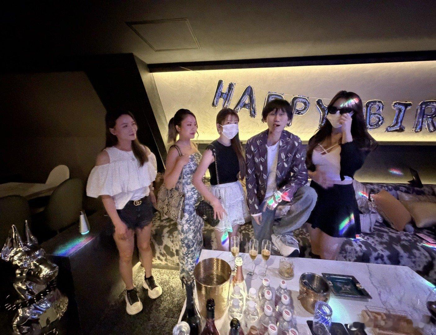赤坂 女子队…天🫅待遇 世纪安排  ​​​